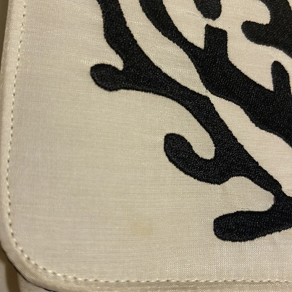 Shiraleah White Black Silk Clutch With Coral‎ Appliqué